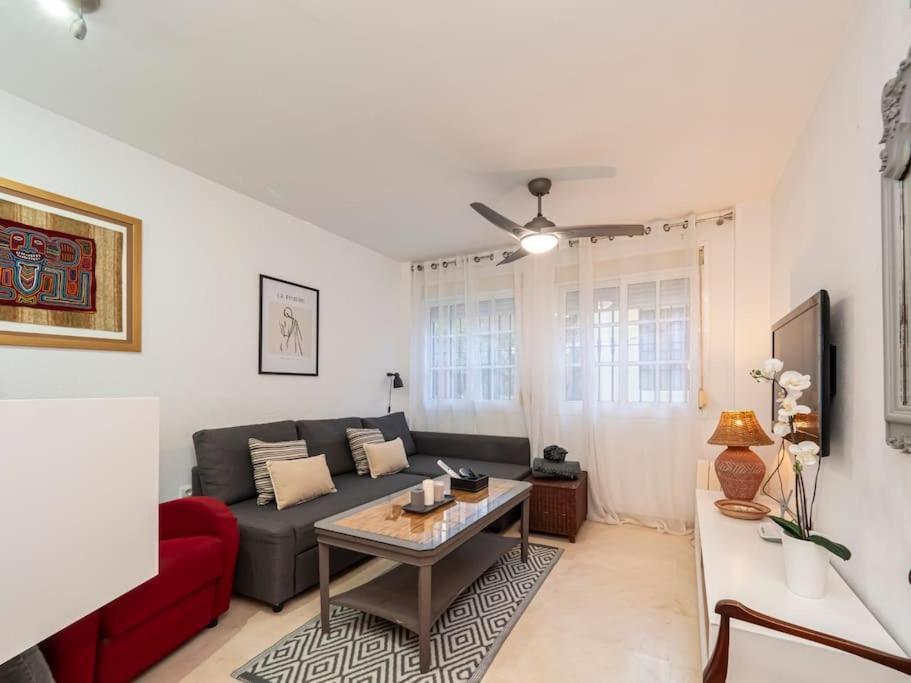 Tranquilo Y Bonito Apartamento A 10 Min Del Centro Malaga Bagian luar foto