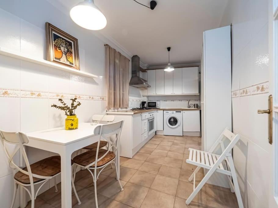 Tranquilo Y Bonito Apartamento A 10 Min Del Centro Malaga Bagian luar foto